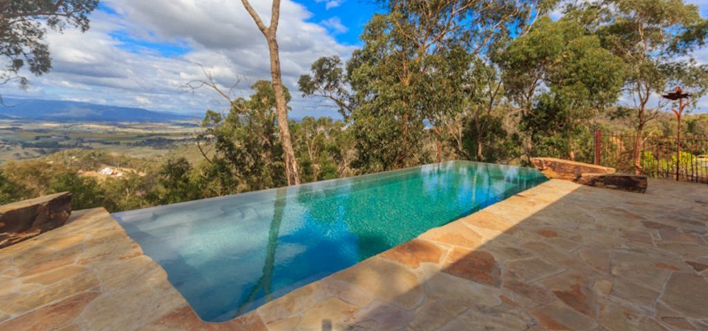 Infinity Pool is Right For You Fibreglass infinity pools ideas